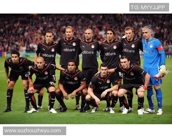 昔日足球巨星重返绿茵场再展风采引发球迷热议与期待