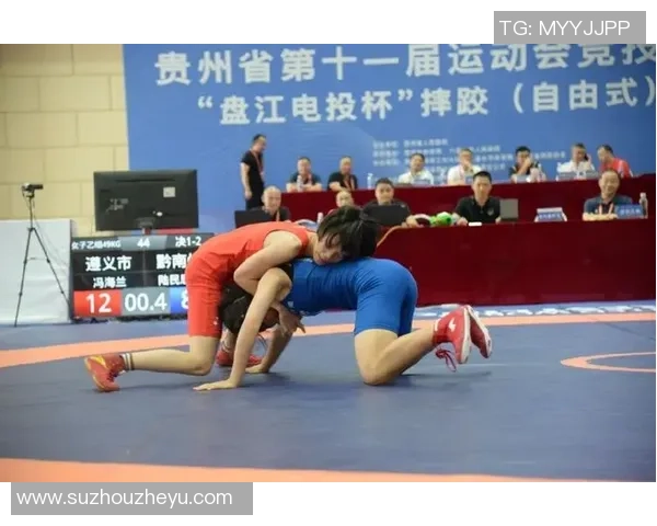 女明星与足球明星同框瞬间展现魅力与运动激情的精彩瞬间分享